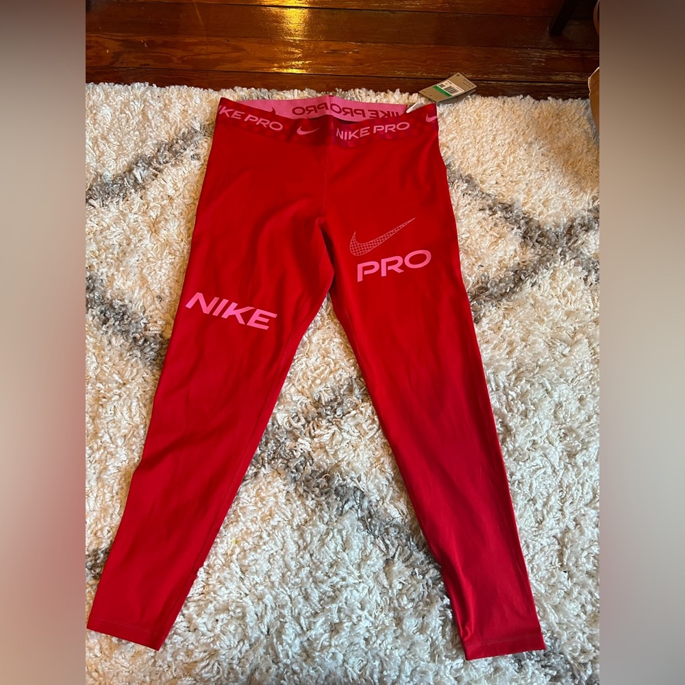 On Hold Nike pro tights
